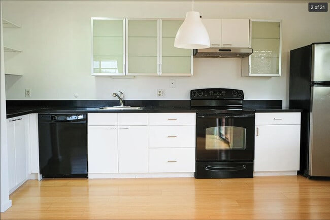 2626 E Madison St, Unit 11 in Seattle, WA - Foto de edificio - Building Photo