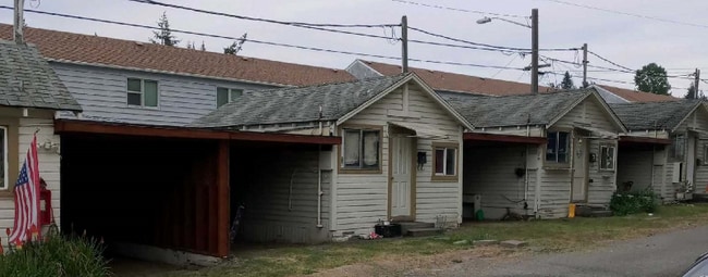 1305 E 1st St in Port Angeles, WA - Building Photo - Building Photo