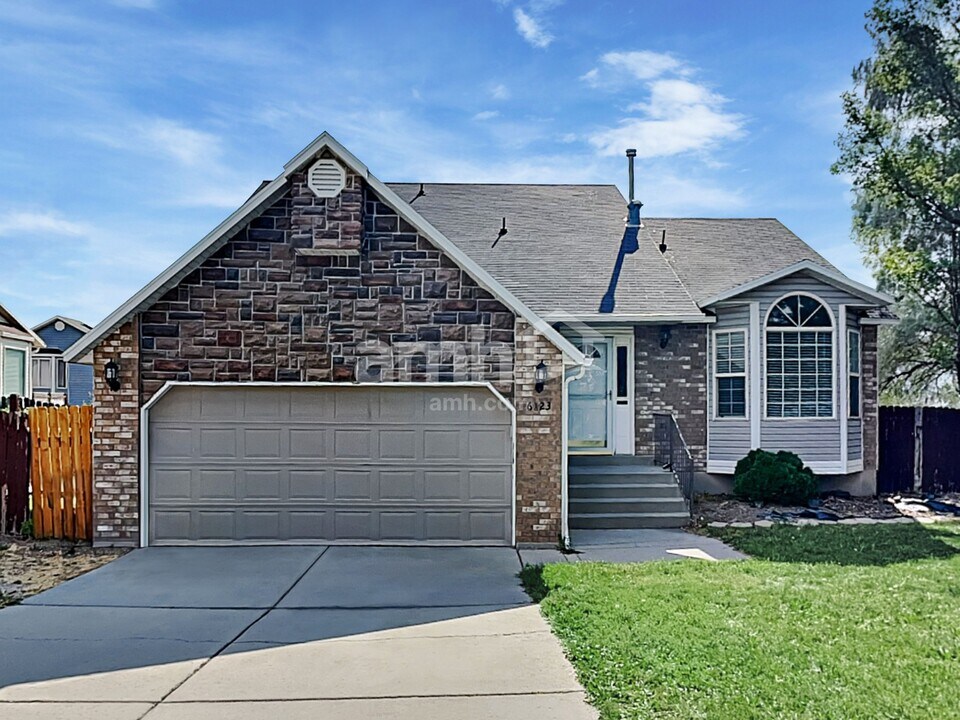 6123 Van Gogh Cir in Salt Lake City, UT - Building Photo
