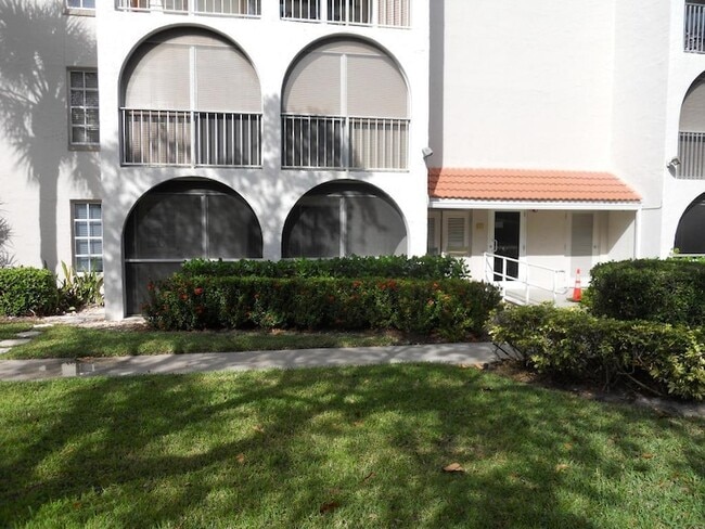 250 NE 20th St, Unit 123s in Boca Raton, FL - Building Photo - Building Photo