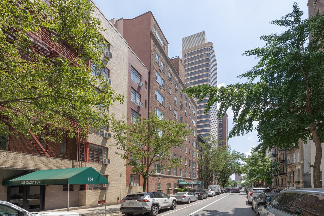 161 E 90th St in New York, NY - Foto de edificio