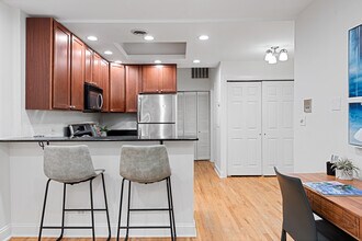 950 W Belle Plaine Ave in Chicago, IL - Building Photo - Building Photo