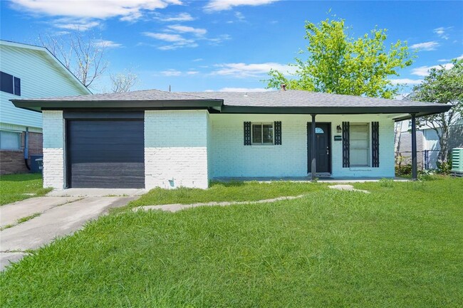 property at 4426 Oakside Dr