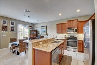 256 SW 6th Ct in Pompano Beach, FL - Foto de edificio - Building Photo