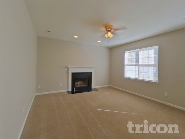 5506 Linda Vista Ln in Charlotte, NC - Foto de edificio - Building Photo