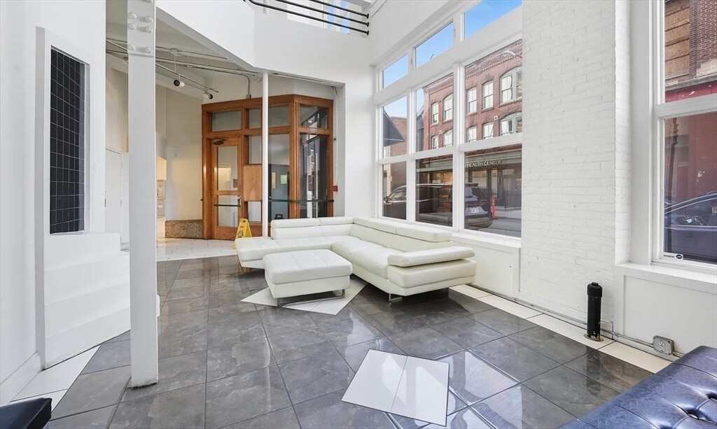 15 Park St in Springfield, MA - Building Photo