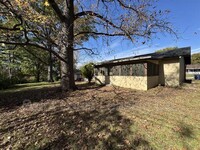 11545 Lares Dr in Florissant, MO - Foto de edificio - Building Photo