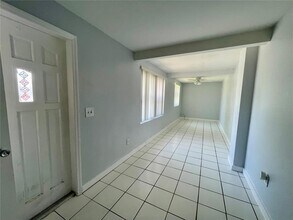 409 1st Ave NE in Largo, FL - Building Photo - Building Photo