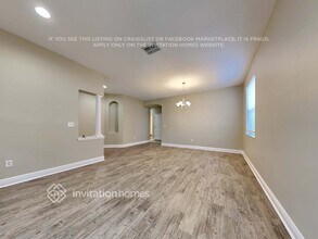 411 Thicket Crest Rd in Seffner, FL - Foto de edificio - Building Photo