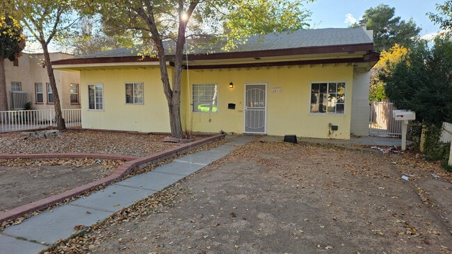 44655 Fig Ave, Unit Front Unit in Lancaster, CA - Foto de edificio - Building Photo