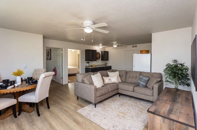 property at 1118 Shirley Ln