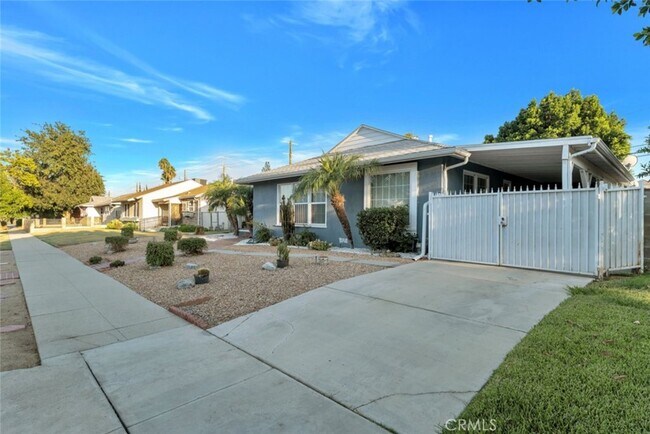 16908 Los Alimos St in Los Angeles, CA - Building Photo - Building Photo