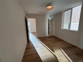 33 Grassy Knoll Ln in Rancho Santa Margarita, CA - Building Photo