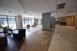 50 Longwood Ave, Unit 820 in Brookline, MA - Building Photo - Building Photo