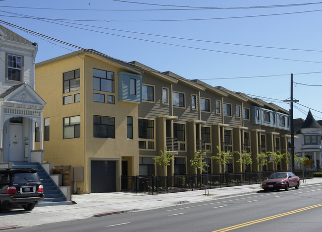 2014 Market St in Oakland, CA - Foto de edificio - Building Photo