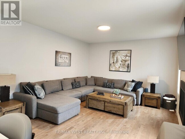 609 Place De Sandillon in Ottawa, ON - Building Photo - Building Photo