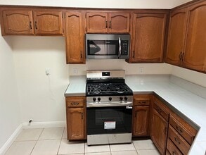 5400 Tupper Ct in Bakersfield, CA - Building Photo - Building Photo