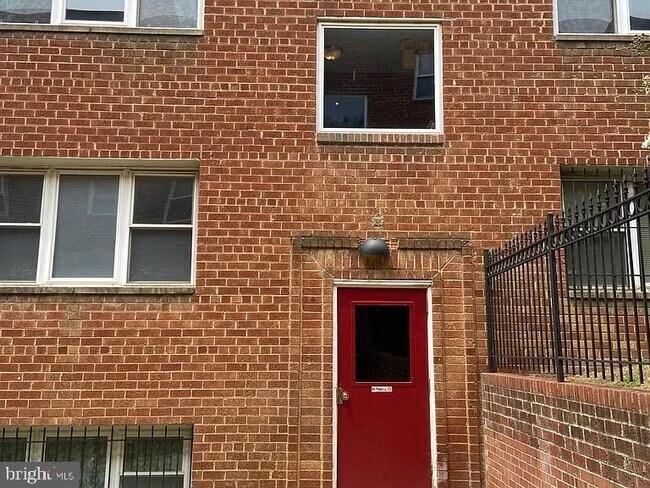 property at 4724 Benning Rd SE