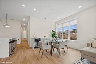 3615 N Wilton Ave in Chicago, IL - Building Photo - Building Photo