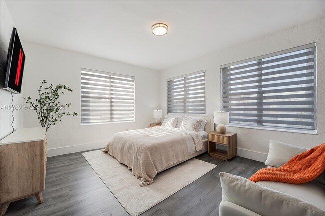 301 SW 10th Ave in Miami, FL - Building Photo - Building Photo