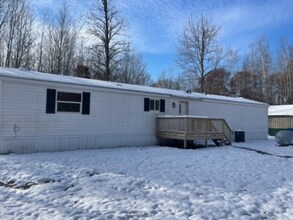 9783 Tranus Lake Rd in Springbrook, WI - Foto de edificio - Building Photo