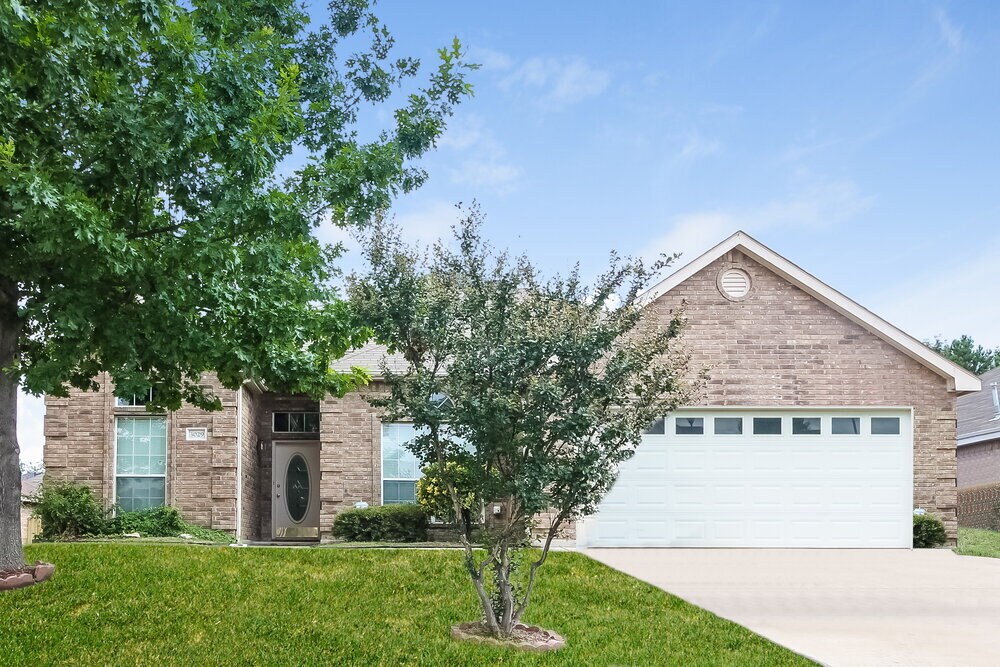 3029 Morning Dove Ln in Midlothian, TX - Building Photo