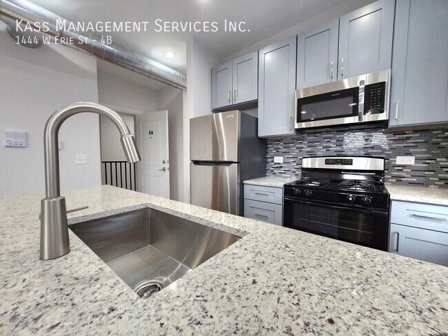 property at 1444 W Erie St