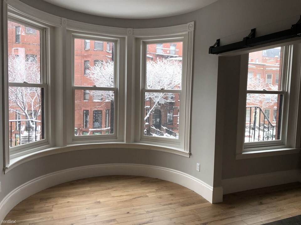 314 Newbury St-Unit -Apt 2F in Boston, MA - Foto de edificio