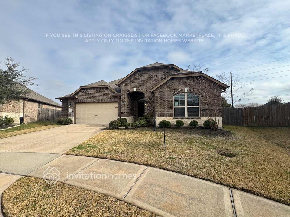 3003 Forest Creek Dr in Katy, TX - Building Photo