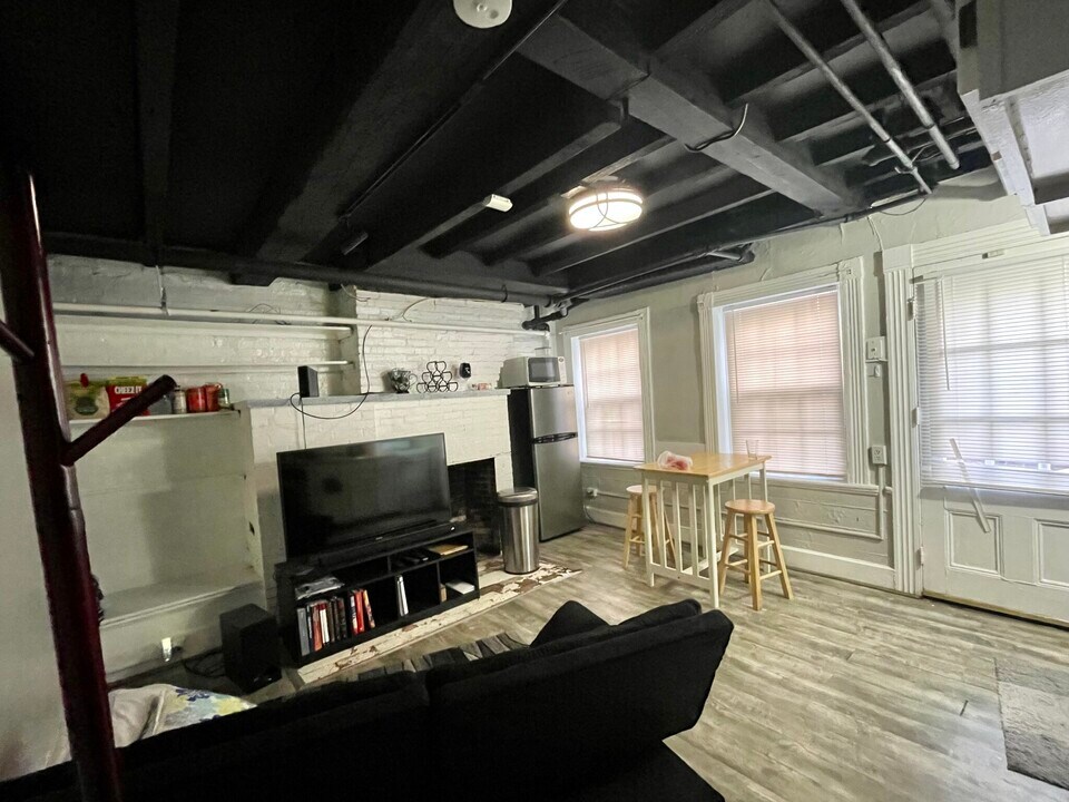 2 Champney Pl, Unit 1 in Boston, MA - Building Photo