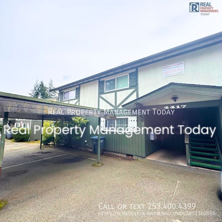 4417 76th Ave W in University Place, WA - Building Photo
