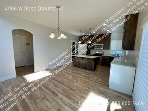 4906 W Rose Quartz in Herriman, UT - Building Photo - Building Photo