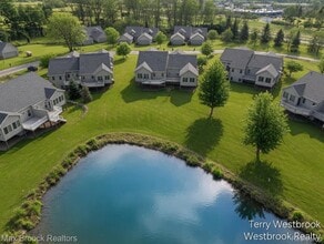 2546 Highridge Ln SE in Grand Rapids, MI - Building Photo - Building Photo