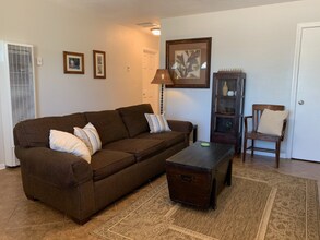 6186 Chia Ave in Twentynine Palms, CA - Building Photo - Building Photo