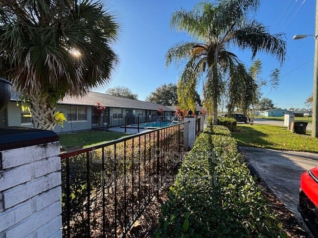 1031 Columbia Ave in St. Cloud, FL - Building Photo - Building Photo