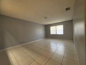 332 Caldbeck Way in Poinciana, FL - Building Photo - Building Photo