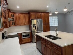 6352 NW 36th Ave in Coconut Creek, FL - Foto de edificio - Building Photo