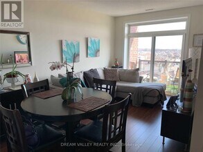 7325 Markham Rd in Markham, ON - Building Photo - Building Photo