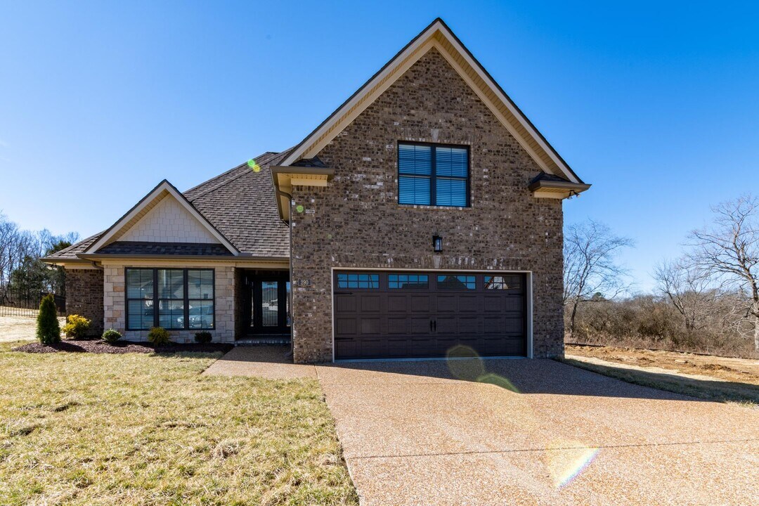 290 Hutch Ct in Gallatin, TN - Building Photo