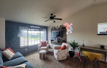 8016 W Vista Park St in Sioux Falls, SD - Building Photo - Building Photo