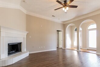 6805 Sandbourne W in Olive Branch, MS - Foto de edificio - Building Photo