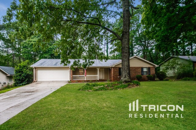 property at 611 Greenview Ave SE