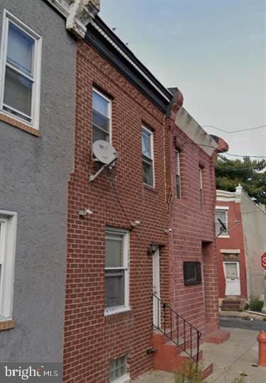 857 E Hilton St Photo