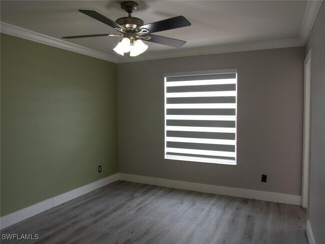 property at 2822 Inlet Cove Ln W