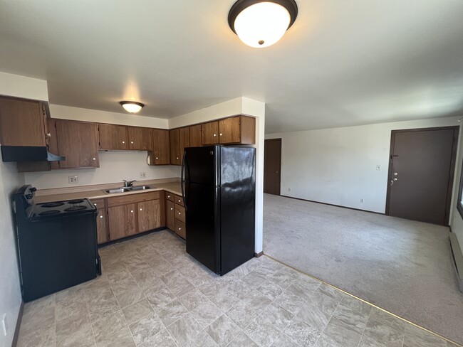 2412 Camelot Blvd, Unit 201