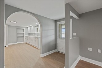 2695 W Chestnut St in Washington, PA - Foto de edificio - Building Photo