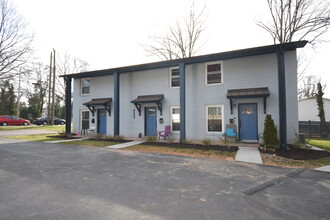 300 Coxe Ave in Charlotte, NC - Building Photo - Building Photo