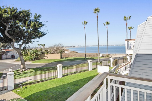 16 Montego Ct in Coronado, CA - Building Photo - Building Photo