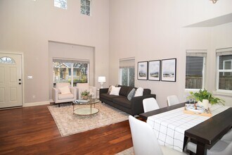 21524 SW Parkin Ln in Beaverton, OR - Building Photo - Building Photo