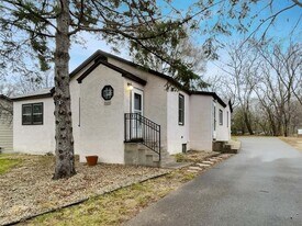 2022 English St in St. Paul, MN - Building Photo